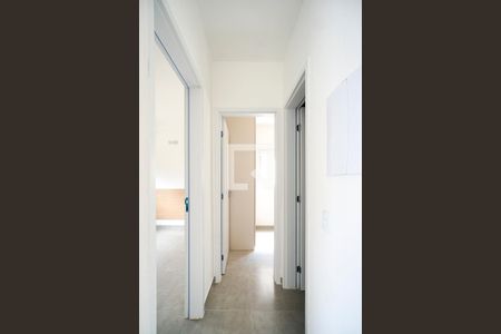 Corredor dos quartos de apartamento para alugar com 2 quartos, 44m² em Vila Gomes Cardim, São Paulo