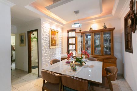 Casa à venda com 3 quartos, 320m² em Planalto, Belo Horizonte