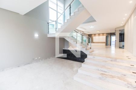 Sala  de casa de condomínio à venda com 4 quartos, 471m² em Residencial 18 do Forte, Santana de Parnaíba