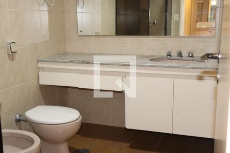 Banheiro de apartamento à venda com 4 quartos, 140m² em Bela Vista, São Paulo