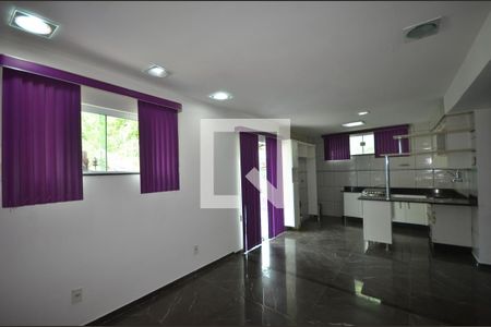 Sala de casa de condomínio para alugar com 2 quartos, 100m² em Vila Valqueire, Rio de Janeiro