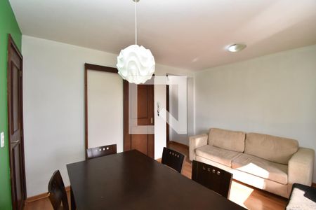 Sala de apartamento para alugar com 3 quartos, 75m² em Cabral, Curitiba
