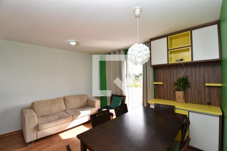 Sala de apartamento para alugar com 3 quartos, 75m² em Cabral, Curitiba