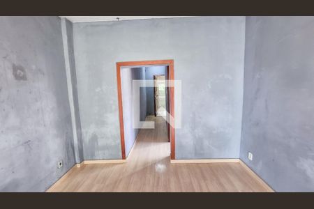 Sala de casa à venda com 3 quartos, 75m² em Olaria, Rio de Janeiro