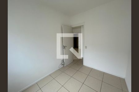 Quarto  de apartamento para alugar com 2 quartos, 55m² em Del Castilho, Rio de Janeiro