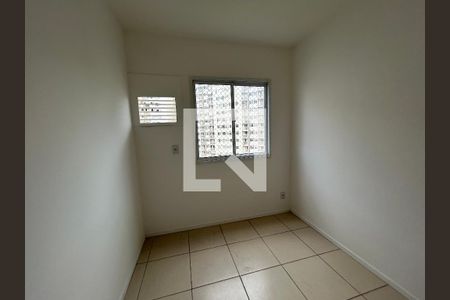 Quarto  de apartamento para alugar com 2 quartos, 55m² em Del Castilho, Rio de Janeiro