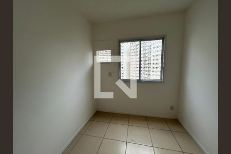 Quarto  de apartamento para alugar com 2 quartos, 55m² em Del Castilho, Rio de Janeiro