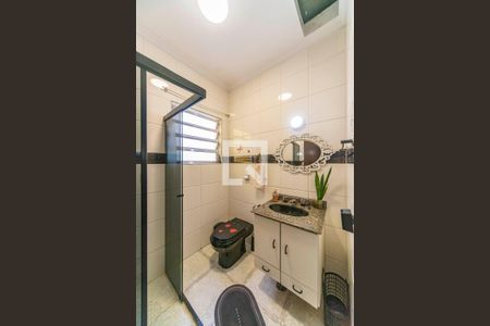 Banheiro Social de casa à venda com 4 quartos, 204m² em Vila América, Santo André