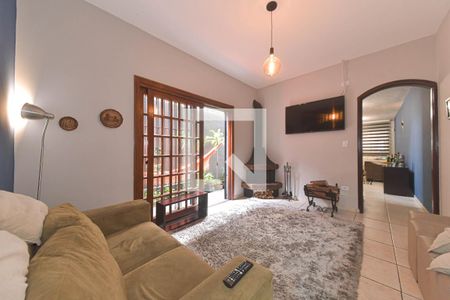 Sala de TV de casa à venda com 3 quartos, 200m² em Jardim Aeroporto, São Paulo