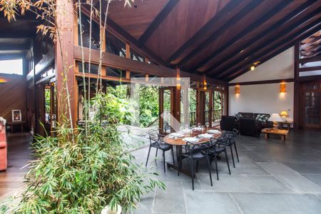 Sala de casa de condomínio à venda com 5 quartos, 650m² em Alphaville, Santana de Parnaíba