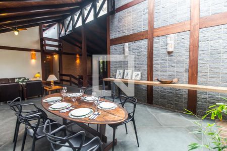 Sala de casa de condomínio à venda com 5 quartos, 650m² em Alphaville, Santana de Parnaíba