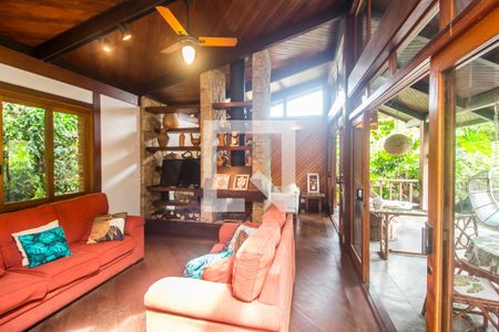 Sala de casa de condomínio à venda com 5 quartos, 650m² em Alphaville, Santana de Parnaíba