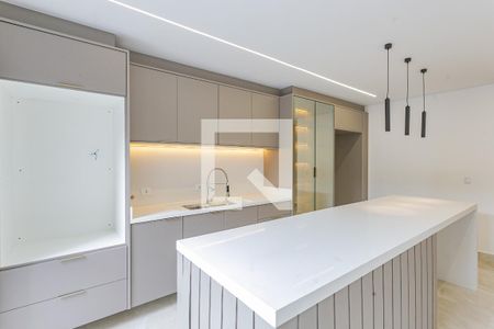 Cozinha de casa à venda com 4 quartos, 205m² em Vila Gumercindo, São Paulo