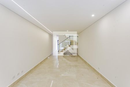 Sala de casa à venda com 4 quartos, 205m² em Vila Gumercindo, São Paulo