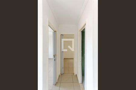 Corredor de apartamento para alugar com 2 quartos, 70m² em Jardim Santa Lucrecia, São Paulo