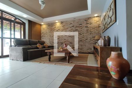 Sala de casa de condomínio à venda com 3 quartos, 306m² em Freguesia (jacarepaguá), Rio de Janeiro