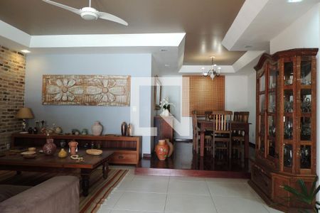 Sala de casa de condomínio à venda com 3 quartos, 306m² em Freguesia (jacarepaguá), Rio de Janeiro