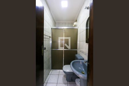 Banheiro de casa para alugar com 3 quartos, 138m² em Jardim Frei Galvao, Taboão da Serra