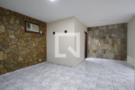 Sala de casa à venda com 2 quartos, 120m² em Taquara, Rio de Janeiro