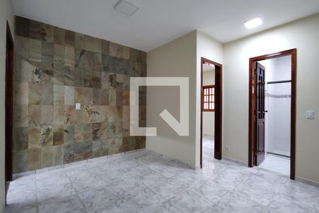 Sala de casa à venda com 2 quartos, 120m² em Taquara, Rio de Janeiro