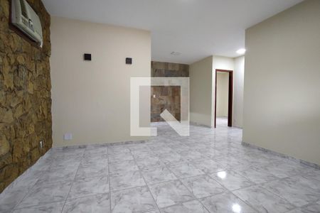 Sala de casa à venda com 2 quartos, 120m² em Taquara, Rio de Janeiro