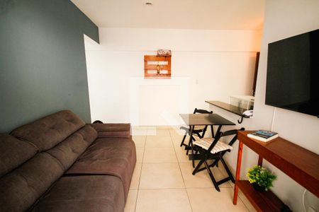 Sala de apartamento para alugar com 2 quartos, 65m² em Guilhermina, Praia Grande