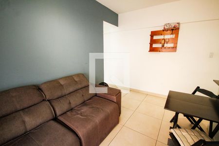 Sala de apartamento para alugar com 2 quartos, 65m² em Guilhermina, Praia Grande