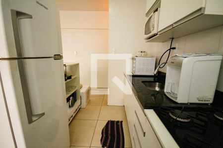 Cozinha de apartamento para alugar com 2 quartos, 65m² em Guilhermina, Praia Grande