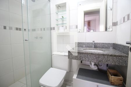 Banheiro de apartamento para alugar com 1 quarto, 49m² em Passo das Pedras, Porto Alegre