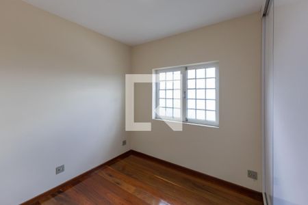 Quarto 1 de casa à venda com 4 quartos, 200m² em Vila Maria do Carmo, Nova Lima