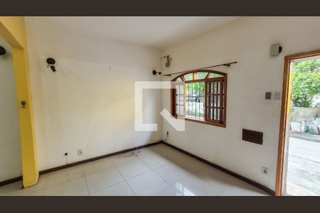 Sala de casa para alugar com 3 quartos, 150m² em Irajá, Rio de Janeiro