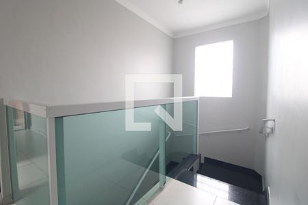 Escada de casa para alugar com 3 quartos, 164m² em Jardim Cidalia, São Paulo