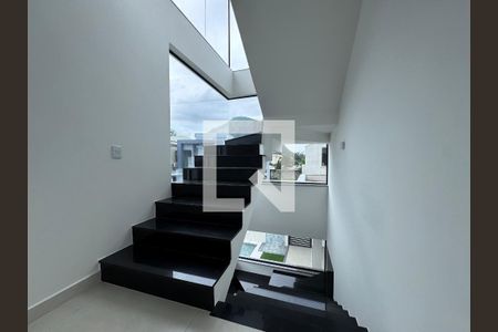 Escada de apartamento à venda com 3 quartos, 240m² em Vargem Pequena, Rio de Janeiro