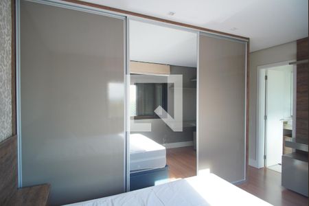 Suíte de apartamento à venda com 2 quartos, 80m² em Vila Ipiranga, Porto Alegre