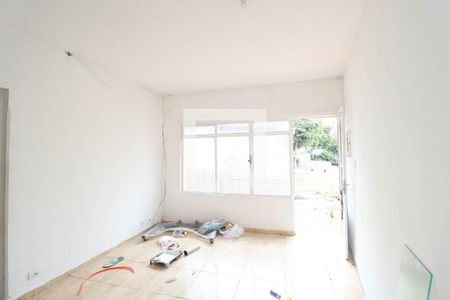 Casa para alugar com 2 quartos, 80m² em Vila Nivi, São Paulo