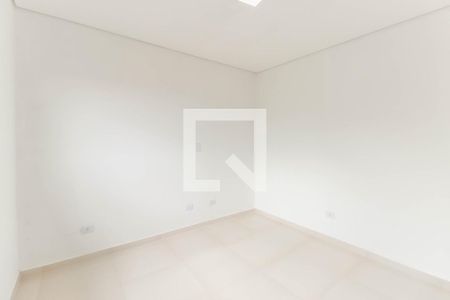 Suíte 1 de casa de condomínio à venda com 2 quartos, 68m² em Vila Carmosina, São Paulo