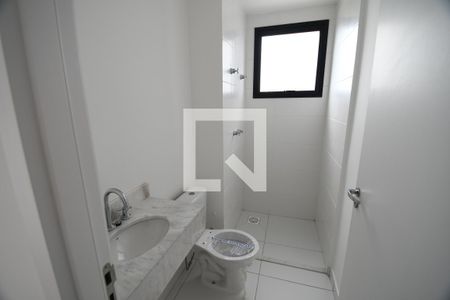 Banheiro de apartamento à venda com 1 quarto, 55m² em Taquaral, Campinas