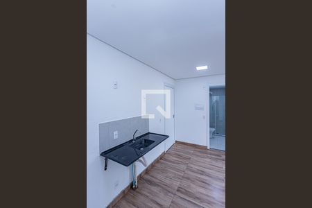 Sala, cozinha e área de serviço de apartamento para alugar com 2 quartos, 40m² em Vila Primavera, São Paulo