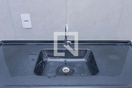 Sala, cozinha e área de serviço de apartamento para alugar com 2 quartos, 40m² em Vila Primavera, São Paulo