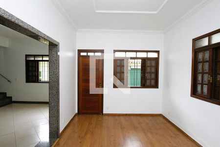 Sala de Jantar de casa para alugar com 5 quartos, 220m² em Camargos, Belo Horizonte