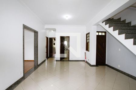 Sala de casa para alugar com 5 quartos, 220m² em Camargos, Belo Horizonte