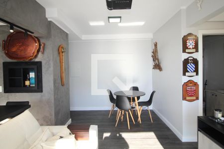 Sala de apartamento para alugar com 3 quartos, 72m² em Santa Maria Goretti, Porto Alegre