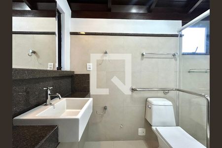 Banheiro  de apartamento para alugar com 1 quarto, 102m² em Centro, Florianópolis