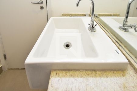 lavabo de apartamento para alugar com 2 quartos, 68m² em Pinheiros, São Paulo