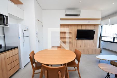 Sala  de apartamento para alugar com 2 quartos, 68m² em Pinheiros, São Paulo