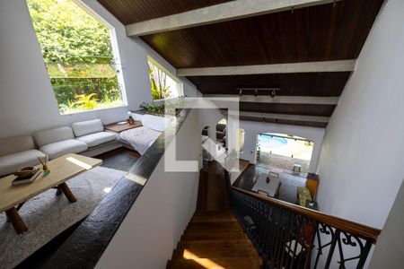 Acesso interno de casa de condomínio para alugar com 4 quartos, 330m² em Alphaville Residencial Um, Barueri