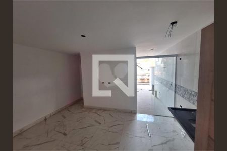 Apartamento à venda com 3 quartos, 37m² em Vila Nivi, São Paulo