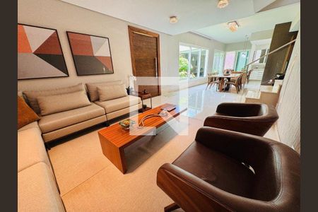 Casa à venda com 3 quartos, 344m² em Copacabana, Belo Horizonte