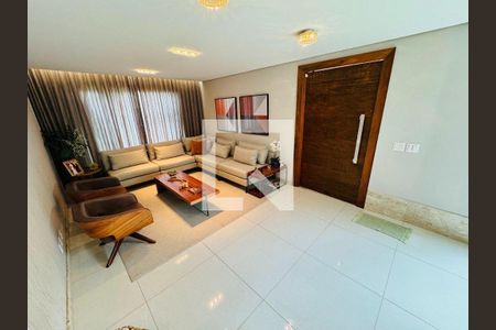 Casa à venda com 3 quartos, 344m² em Copacabana, Belo Horizonte