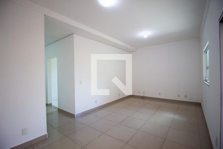Sala  de casa de condomínio para alugar com 3 quartos, 250m² em Horto Florestal , Sorocaba
